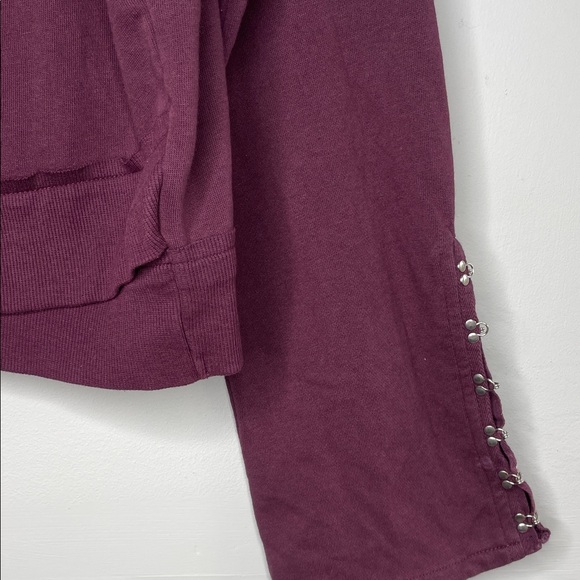 SD Collection Maroon Sweatshirt with Studded Sleeves - Picture 7 of 8